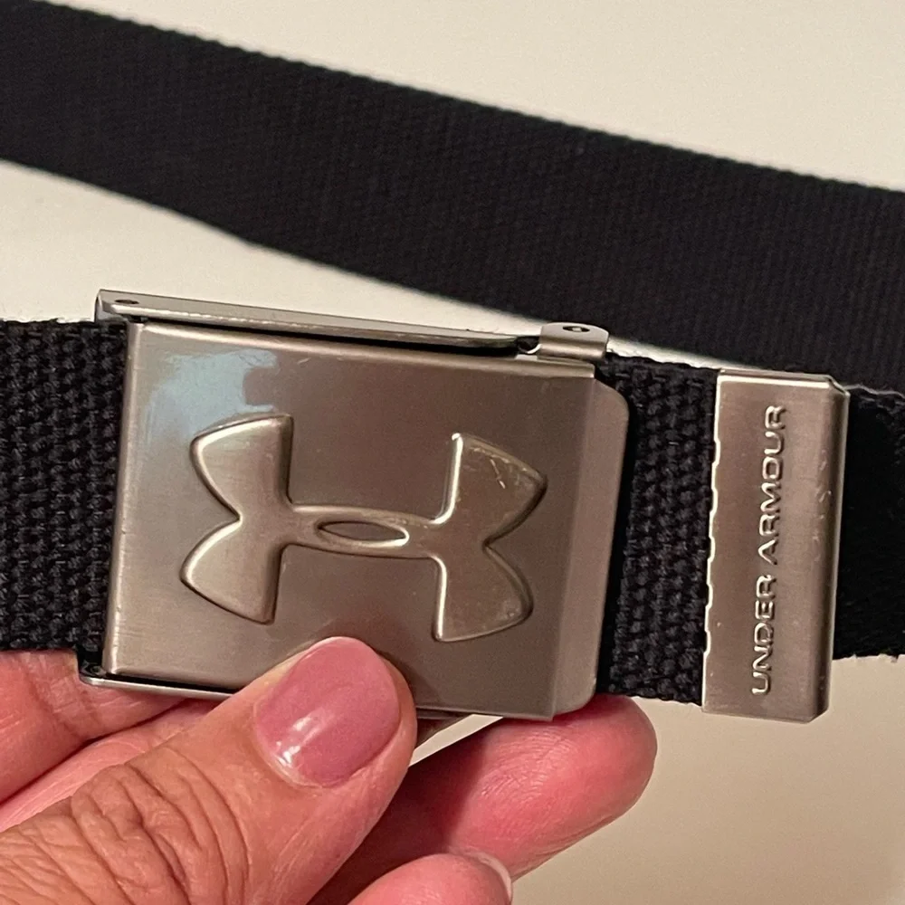 Beautiful small size Under armour belt for youth boy